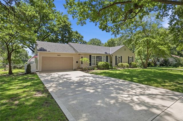 5615 W 70th Terrace, Prairie Village, KS 66208