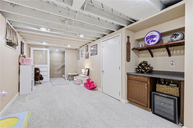 5615 W 70th Terrace, Prairie Village, KS 66208