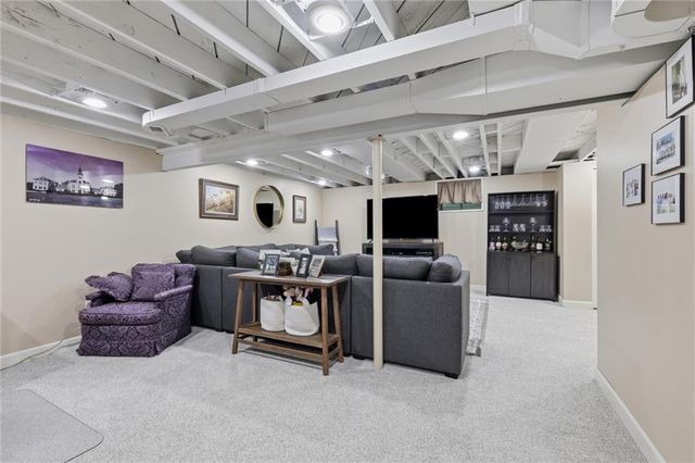 5615 W 70th Terrace, Prairie Village, KS 66208
