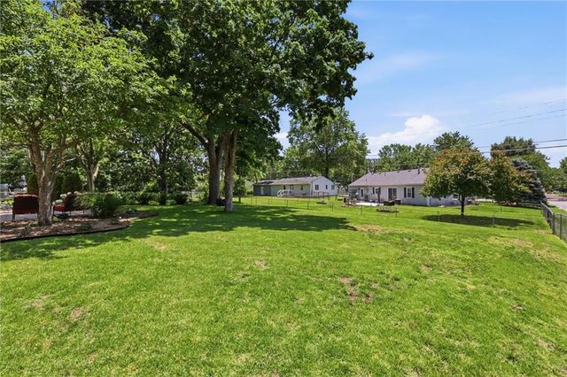 5615 W 70th Terrace, Prairie Village, KS 66208