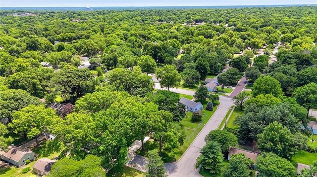 5615 W 70th Terrace, Prairie Village, KS 66208