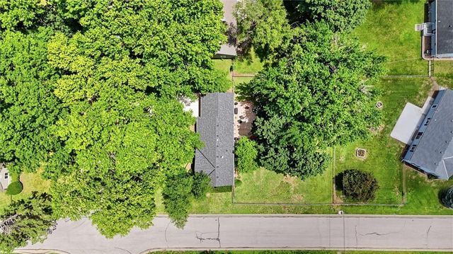 5615 W 70th Terrace, Prairie Village, KS 66208