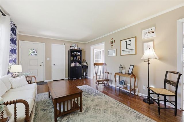 5615 W 70th Terrace, Prairie Village, KS 66208