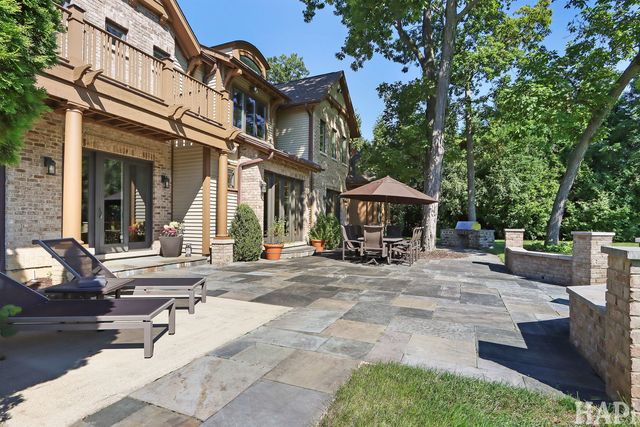 1425 Lee Road, Northbrook, IL 60062