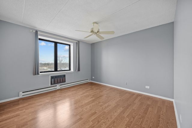 9118 W Elmwood Drive 3K, Niles, IL 60714