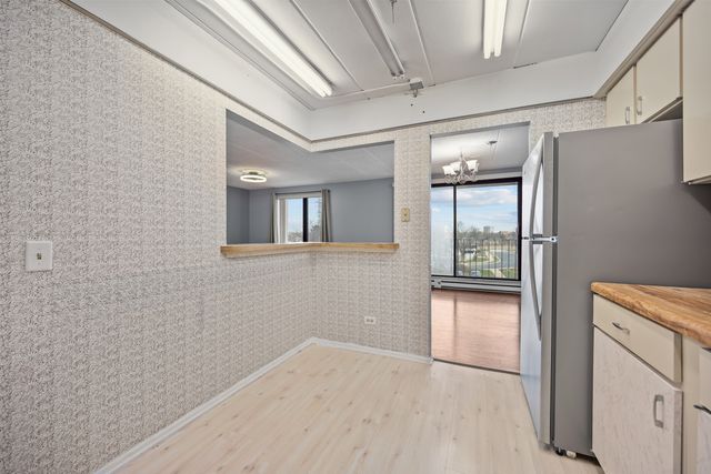 9118 W Elmwood Drive 3K, Niles, IL 60714