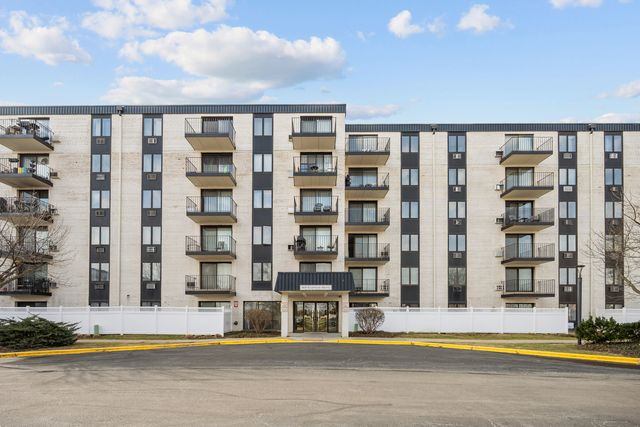 9118 W Elmwood Drive 3K, Niles, IL 60714