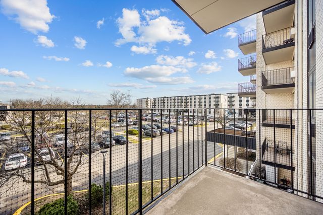 9118 W Elmwood Drive 3K, Niles, IL 60714