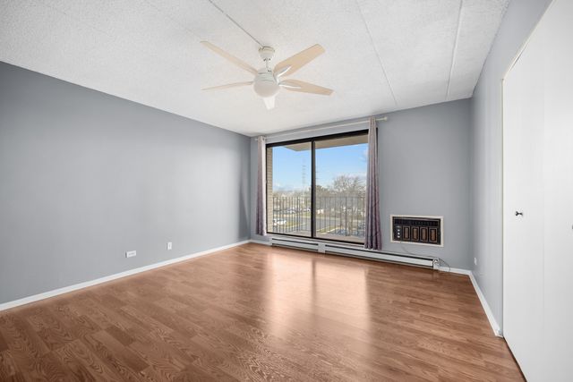 9118 W Elmwood Drive 3K, Niles, IL 60714