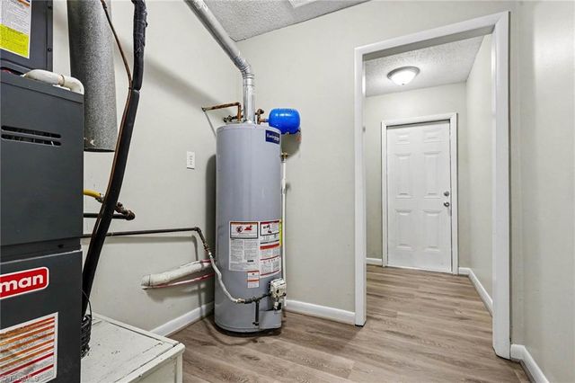 1605 Stoneybrook Drive, High Point, NC 27265
