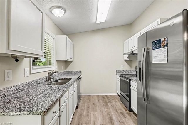 1605 Stoneybrook Drive, High Point, NC 27265