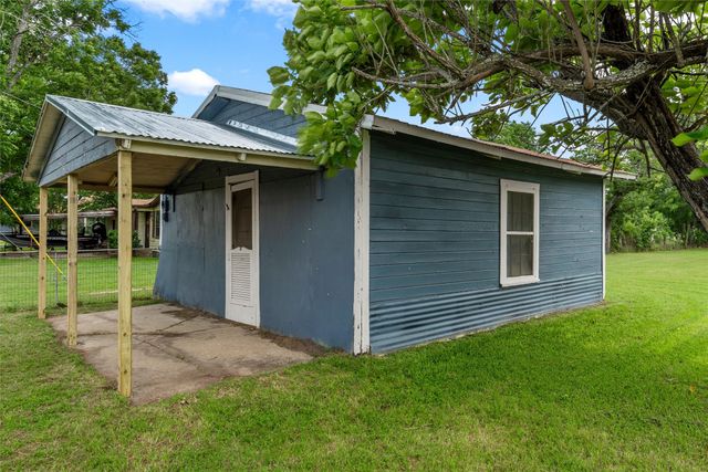 4593 E Old Axtell Road, Axtell, TX 76624