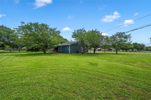 4593 E Old Axtell Road, Axtell, TX 76624