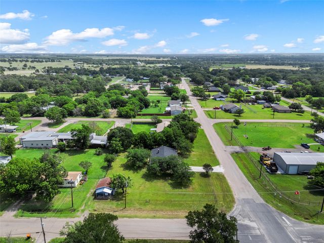 4593 E Old Axtell Road, Axtell, TX 76624