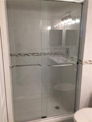 331 Lakeview Drive 201, Weston, FL 33326