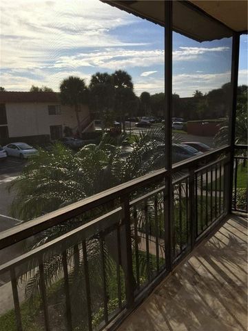 331 Lakeview Drive 201, Weston, FL 33326