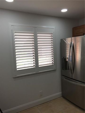 331 Lakeview Drive 201, Weston, FL 33326