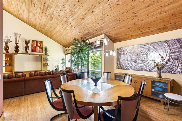 1118 Sunridge Drive, Madison, WI 53711