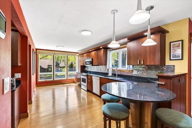 1118 Sunridge Drive, Madison, WI 53711