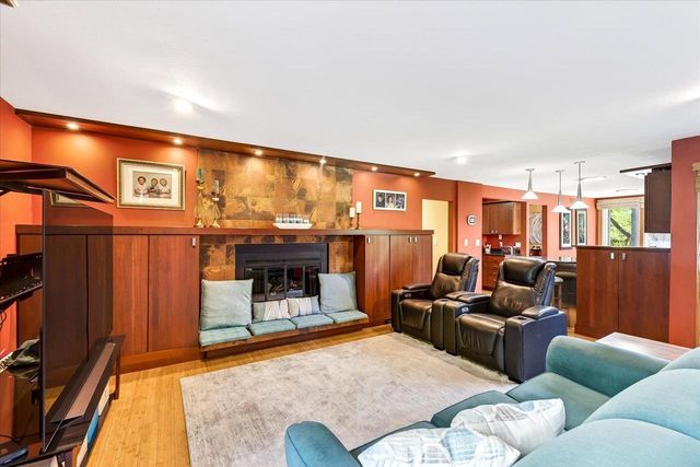 1118 Sunridge Drive, Madison, WI 53711