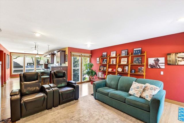 1118 Sunridge Drive, Madison, WI 53711