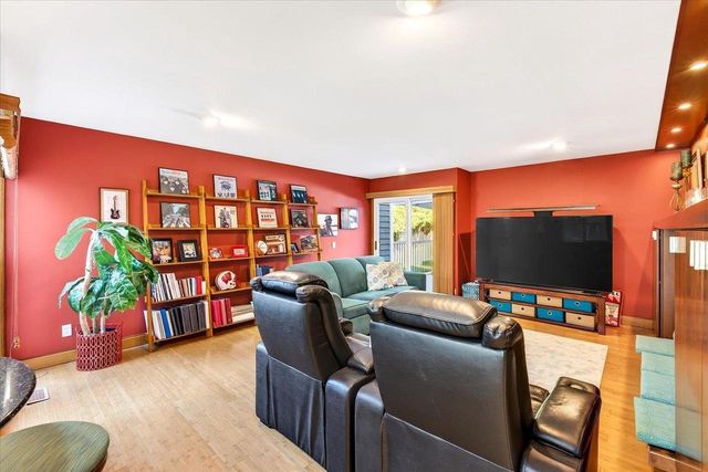 1118 Sunridge Drive, Madison, WI 53711