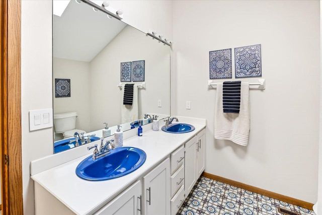 1118 Sunridge Drive, Madison, WI 53711