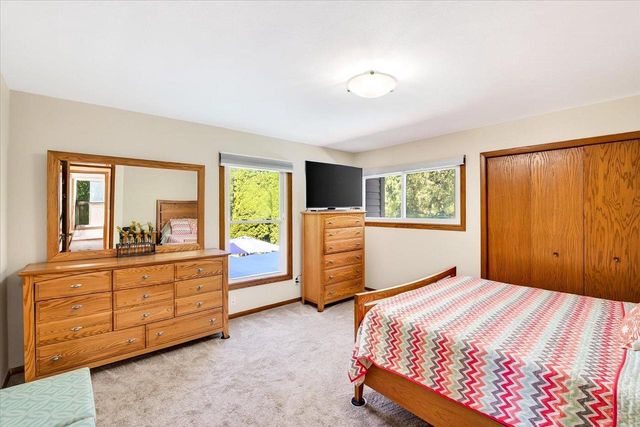 1118 Sunridge Drive, Madison, WI 53711
