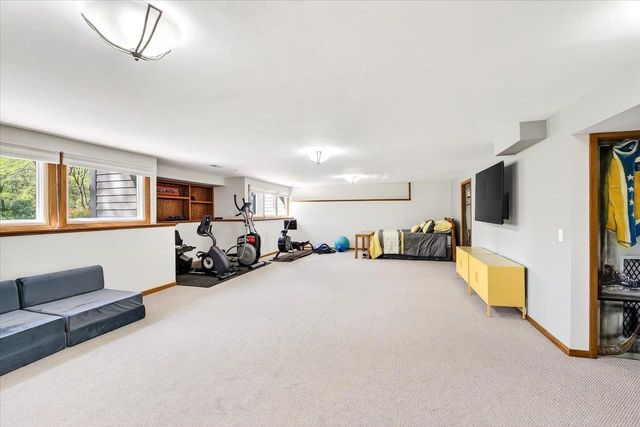 1118 Sunridge Drive, Madison, WI 53711
