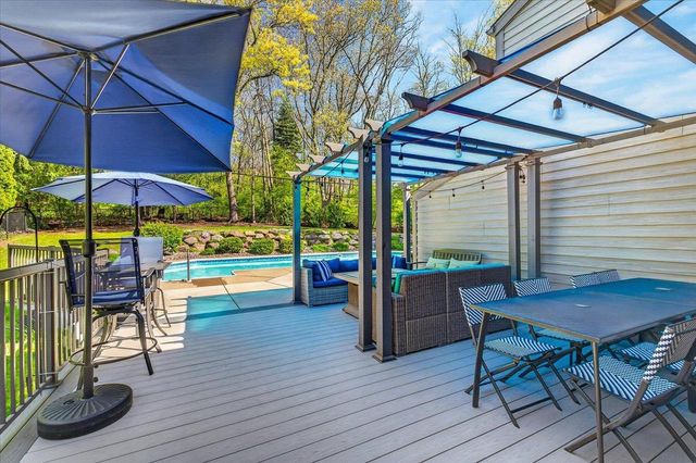 1118 Sunridge Drive, Madison, WI 53711