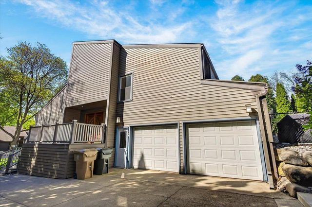 1118 Sunridge Drive, Madison, WI 53711