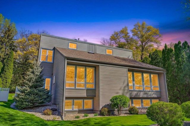 1118 Sunridge Drive, Madison, WI 53711