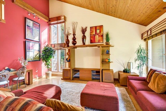 1118 Sunridge Drive, Madison, WI 53711