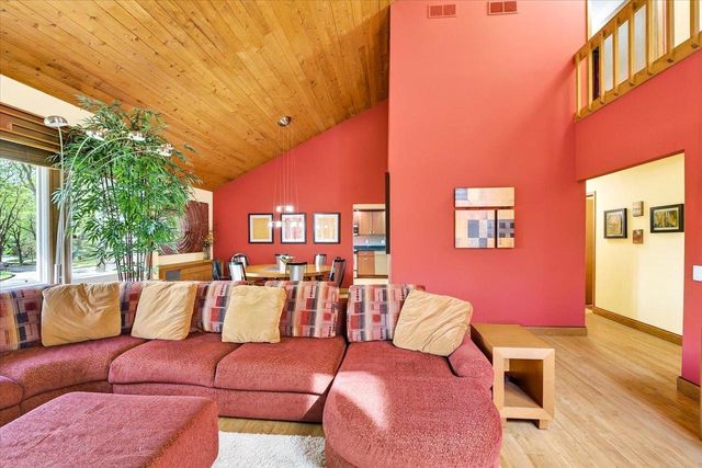 1118 Sunridge Drive, Madison, WI 53711