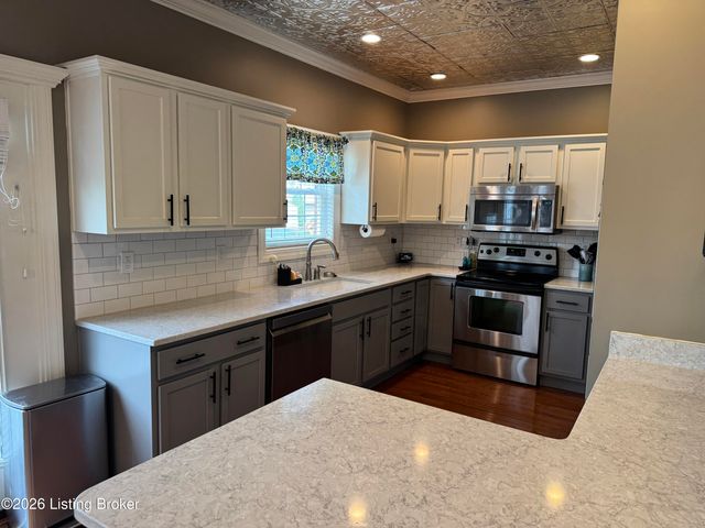 165 Nipper Ct, Shepherdsville, KY 40165