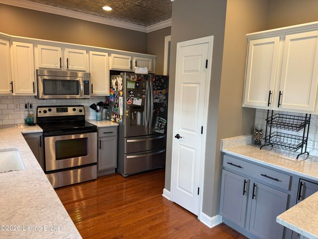165 Nipper Ct, Shepherdsville, KY 40165