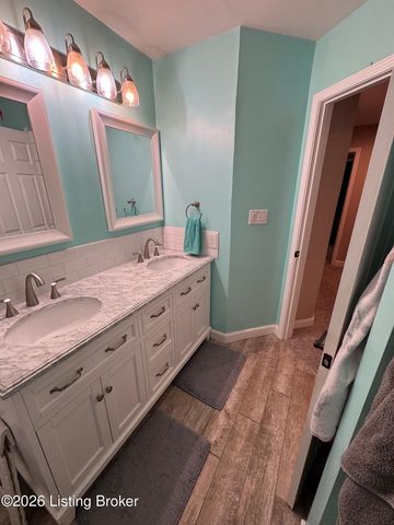 165 Nipper Ct, Shepherdsville, KY 40165