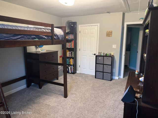 165 Nipper Ct, Shepherdsville, KY 40165