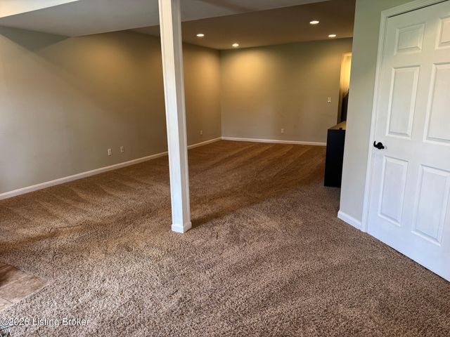 165 Nipper Ct, Shepherdsville, KY 40165