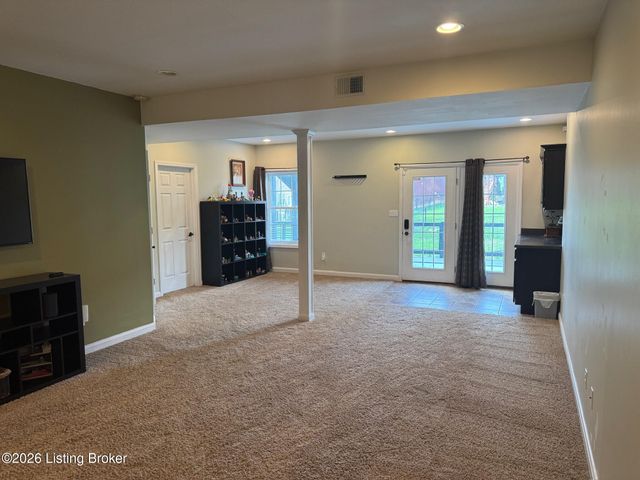 165 Nipper Ct, Shepherdsville, KY 40165