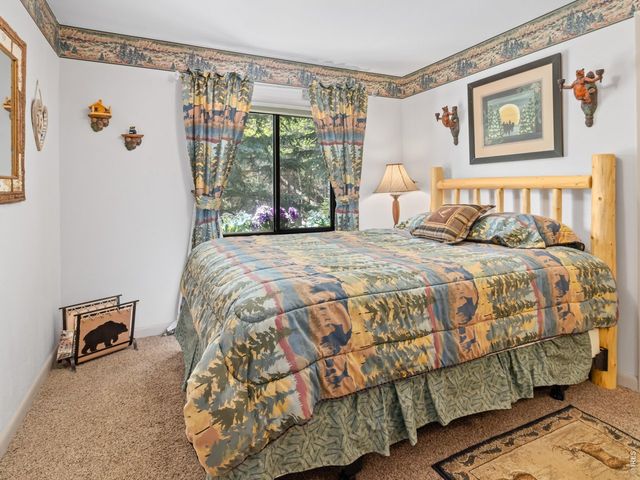 189 Fishermans Ln, Glen Haven, CO 80532