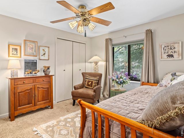 189 Fishermans Ln, Glen Haven, CO 80532