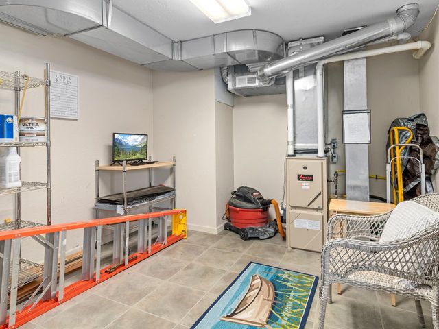 189 Fishermans Ln, Glen Haven, CO 80532