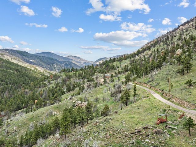 189 Fishermans Ln, Glen Haven, CO 80532
