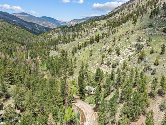 189 Fishermans Ln, Glen Haven, CO 80532