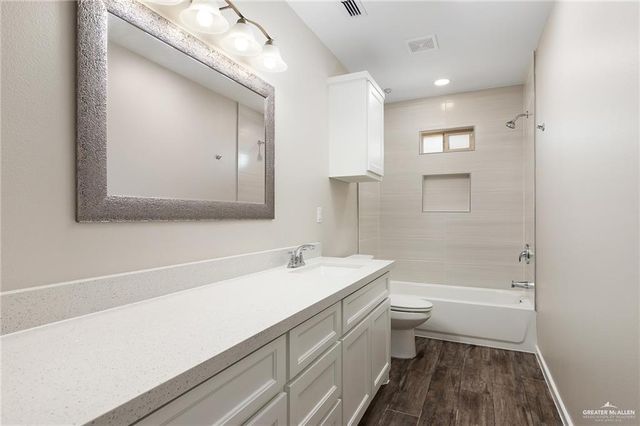 10733 N Sugar Bear Drive, Edinburg, TX 78541