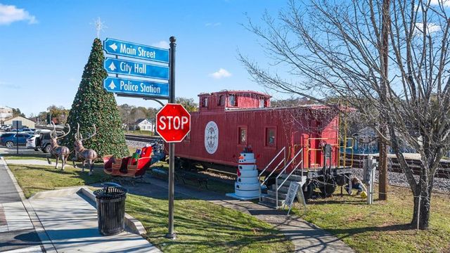 6672 Parsons Street, Flowery Branch, GA 30542