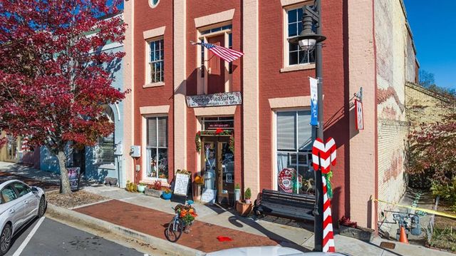 6672 Parsons Street, Flowery Branch, GA 30542