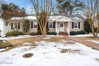 109 W Riverside Drive, Smithfield, NC 27577