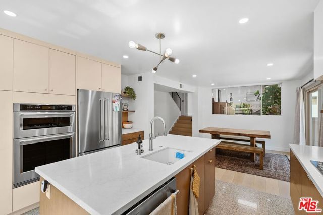 11260 Overland Avenue 12D, Culver City, CA 90230